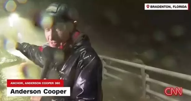 可怕的时刻,CNN记者的脸被飓风米尔顿的碎片击中