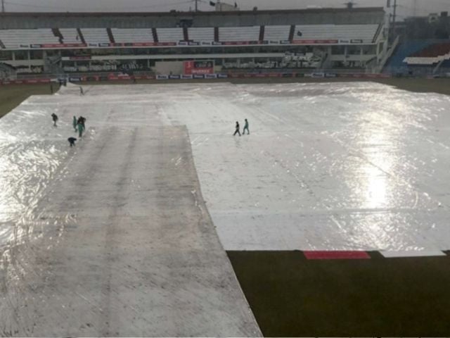 巴基斯坦对孟加拉国的第二次测试:由于下雨，比赛推迟了